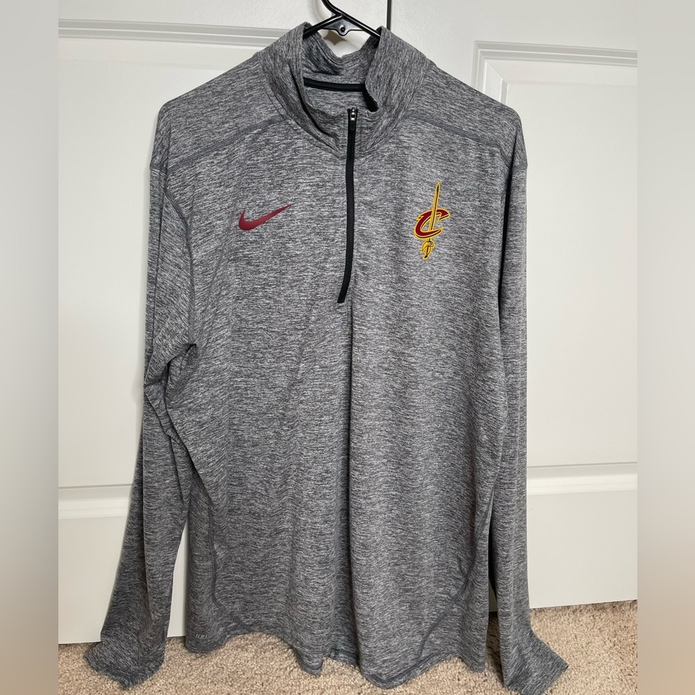 Nike dri-fit. Cleveland Cavaliers Cavs. Quarter zip pullover jacket. Size XL